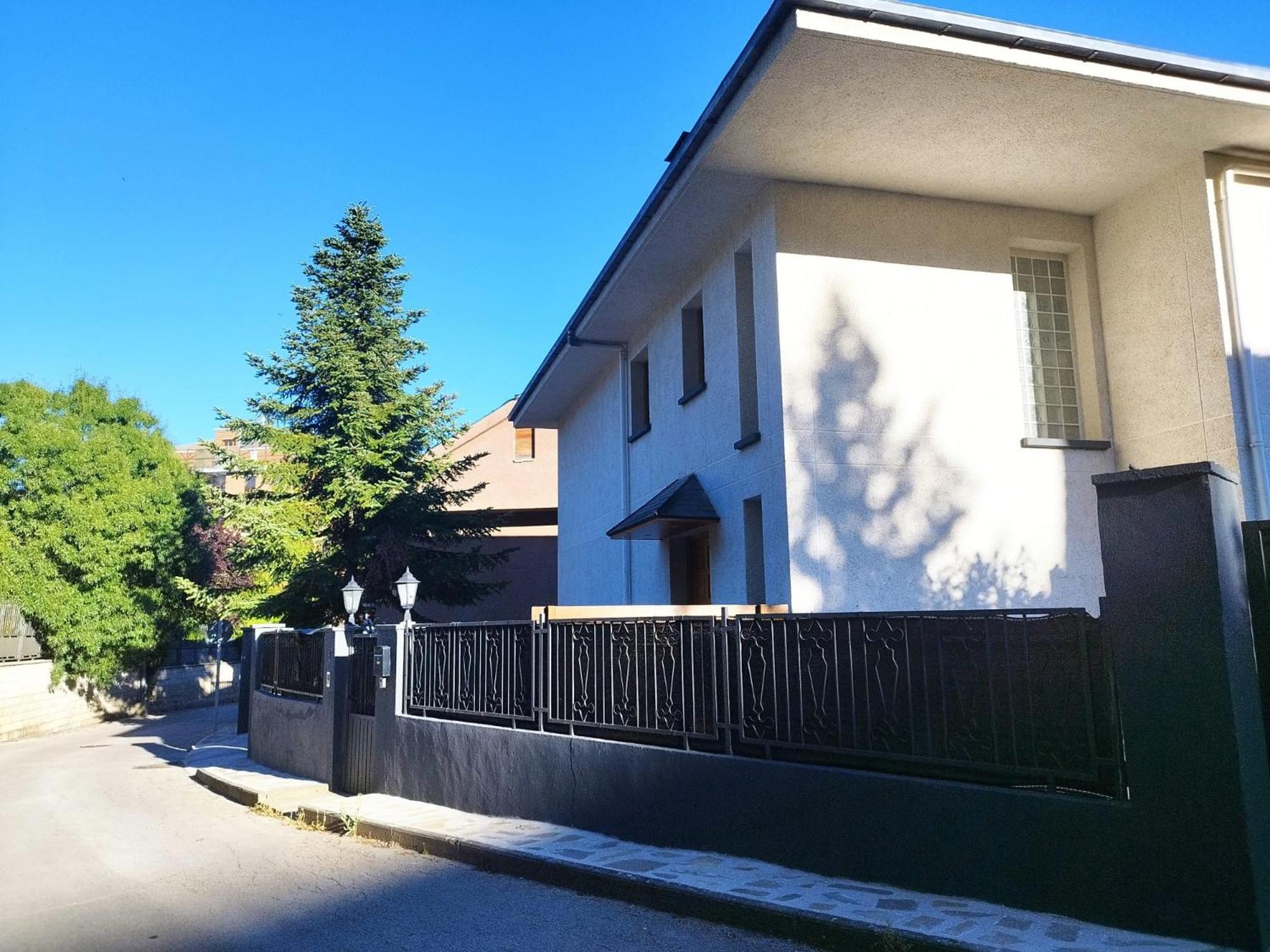 Villa San Lure Jaca Esterno foto